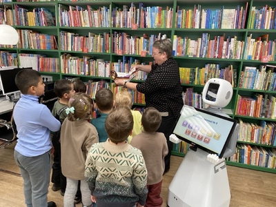 Знакомство с роботом МИРА