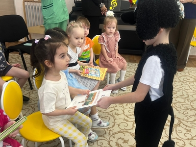 Дарение книг