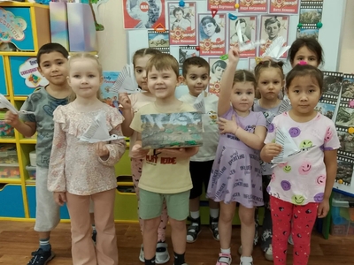 Макет военных действий и белые журавли