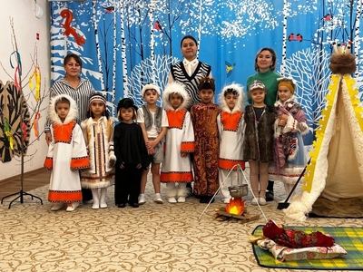 Общее фото с участниками постановки сказки